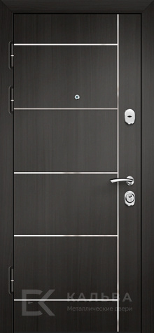 Фото №2 «Железная дверь вишня с резьбой и хром-полосами №512»