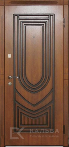 Фото «Металлическая дверь коричневая снаружи с инкрустацией внутри с овальной филенкой №41»