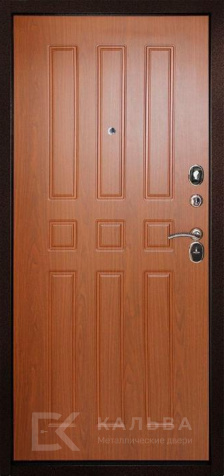 Фото №2 «Металлическая дверь серый дуб с хром-вставками внутри орех для квартиры №42»